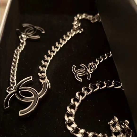 Chanel vintage Belt (or necklace) with Box and Tags - Picture 12 of 15